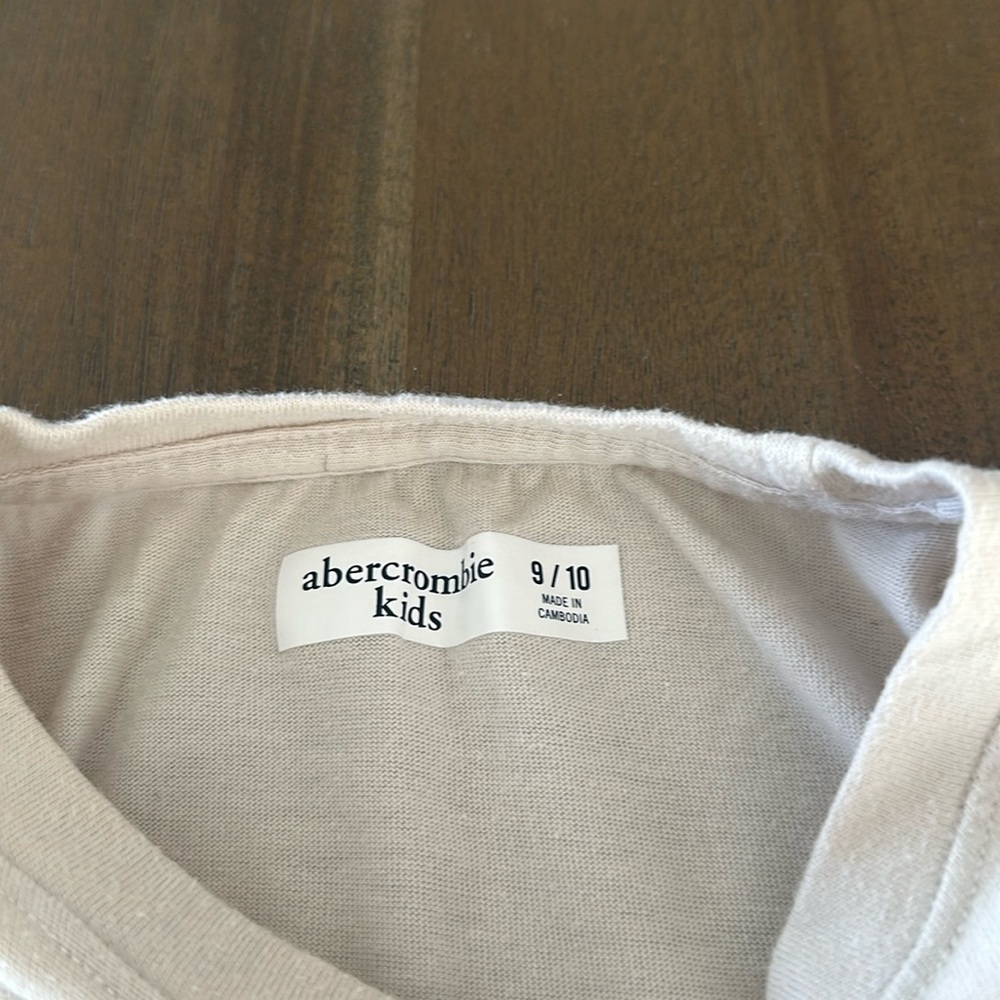 Abercrombie kids Looney toones graphic tshirt - Picture 4 of 6